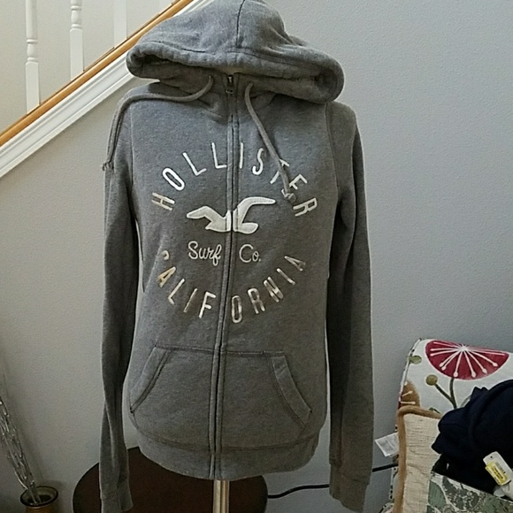 Hollister Tops - Hollister hoodie grey fur lined small